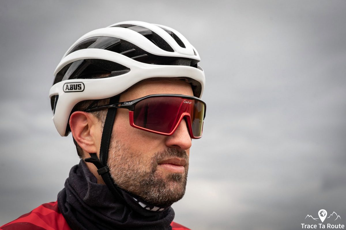 abus-casque-velo-340iik-1.jpg Test : Casque de vélo Abus AirBreaker Blog Cyclisme Trace Ta Route – Image 1