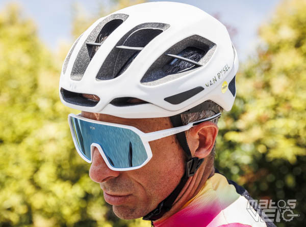 casque-van-rysel-488eyn-1.jpg Essai du casque Van Rysel RCR. Le sans faute... à une pièce de plastique près Matos vélo, actualités vélo de route, gravel et tests de matériel cyclisme – Image 1