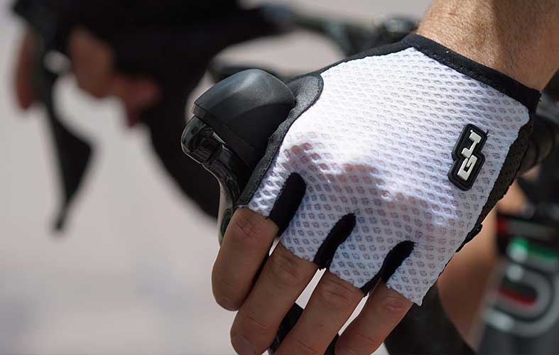 gants-pour-velo-446yzt.jpg Gants de vélo, plus qu'un accessoire, un produit indispensable ! – G4 Dimension – Image 1