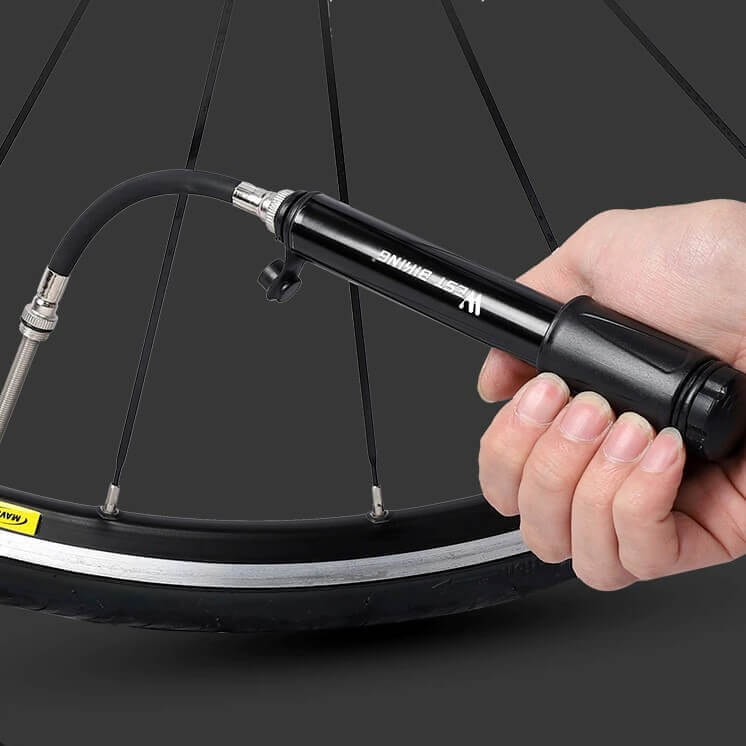 pompe-a-velo-337fdl.jpg MiniAir™ | Pompe a velo compacte de 80 g avec tuyau intégré – Image 1