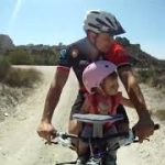 Usage siège vélo enfant avant Weeride sur mountain bike