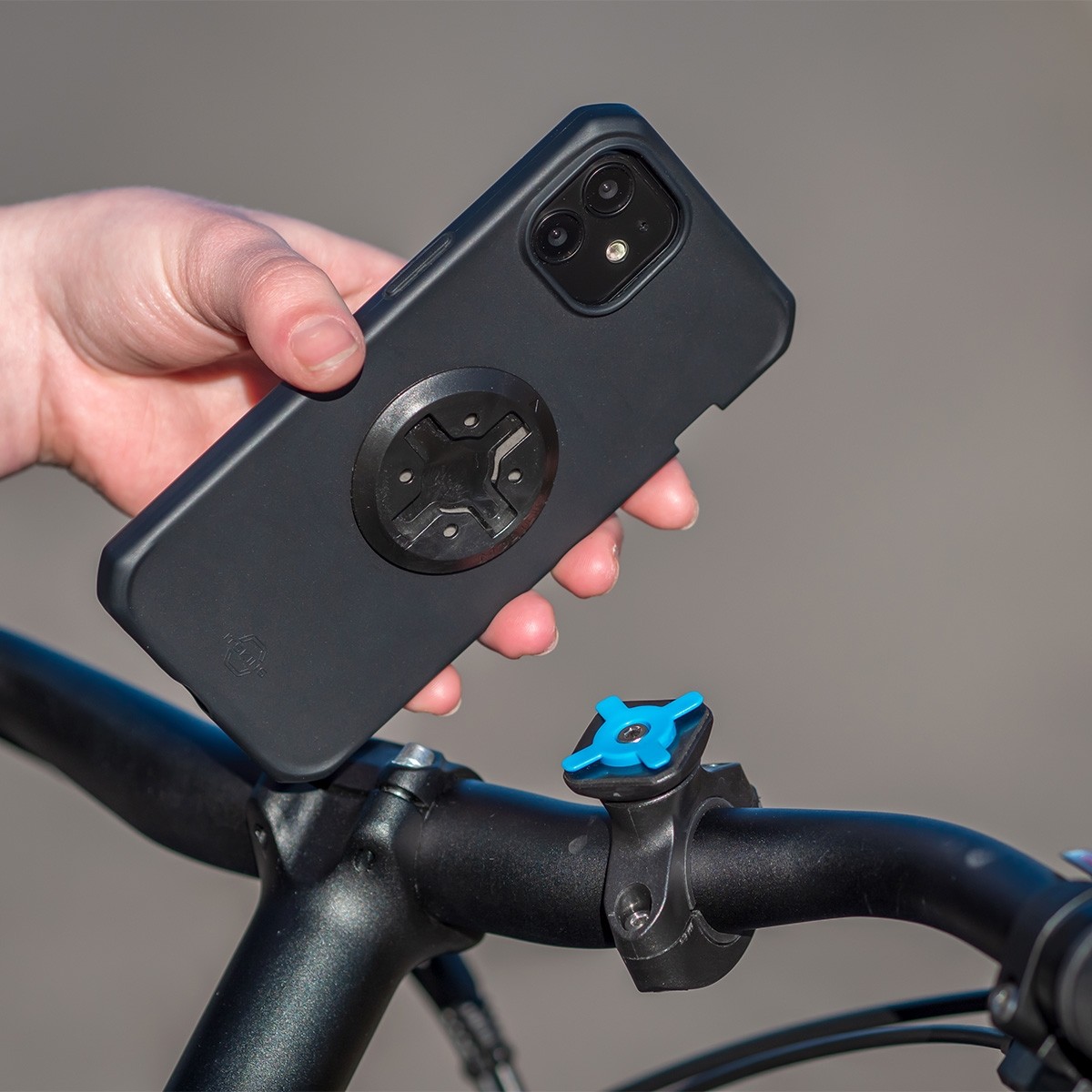 porte-telephone-velo-746jfu.jpg Support guidon de vélo U.FIX pour smartphone MADE in FRANCE – Image 1