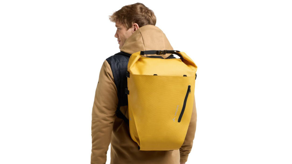 sacoche-sac-a-dos-velo-159uiv.jpg Vaude Transformer 2en1 : sac à dos ou sacoche de vélo, au choix – Image 1