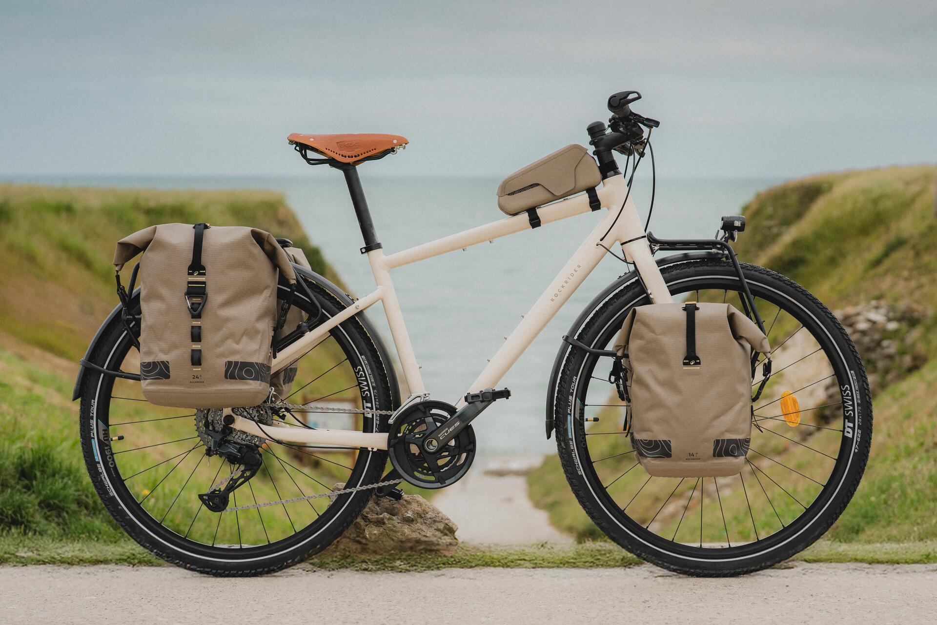 sacoche-velo-avant-294jib-1.jpg Comment choisir ses sacoches pour randonner à vélo – Image 1