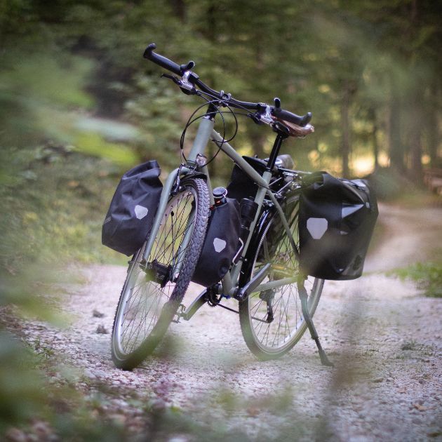 sacoches-bikepacking-410vcf-1.jpg Sacoches de randonnées à vélo ou sacoches bikepacking? – Image 1
