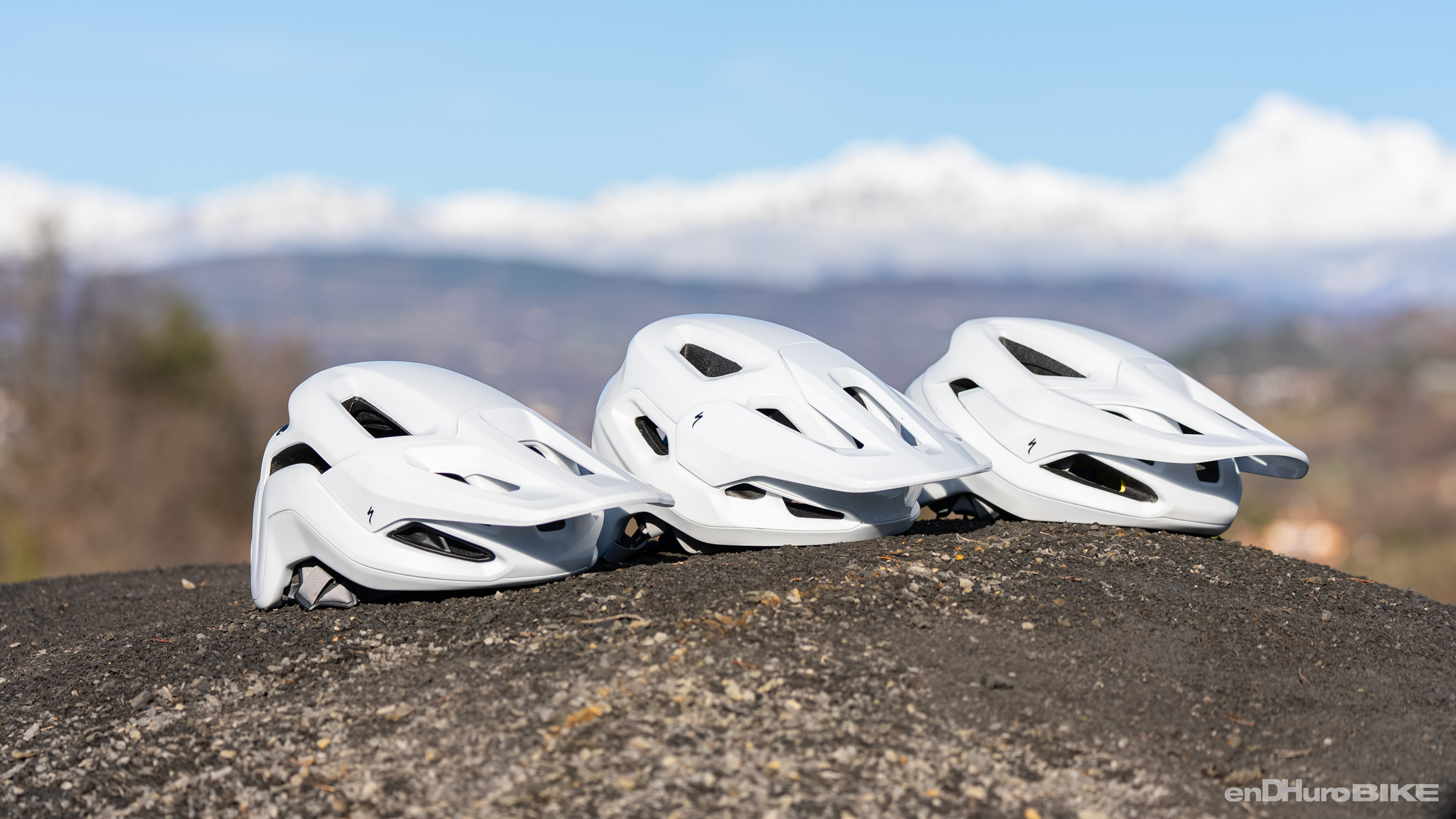 specialized-casque-671dpf-1.jpg Comparatif | 65€, 110€ ou 150€... Le prix joue t il sur la qualité d'un casque VTT ? enDHurobike – Image 1