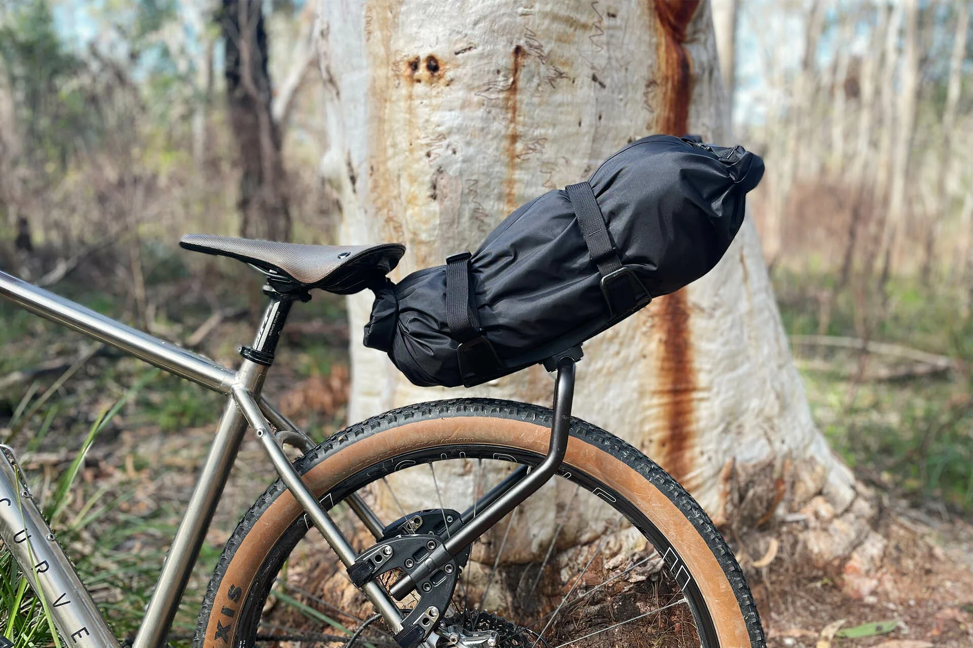 velo-porte-bagage-555ewc.webp Porte bagages bikepacking et gravel : comparatif 2026 – Image 1
